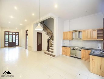 Pretty villa without furniture for rent in Ciputra (4)