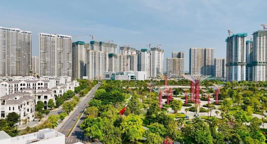 Projects in strategic locations continue to maintain prices or increase slightly, while products in remote areas may face price adjustment pressure