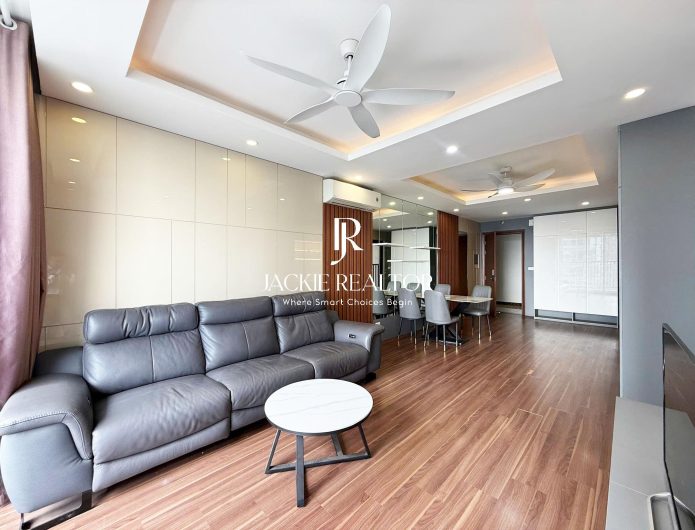 Ready-to-move 3BRs apartment in N01-T5 Ngoai Giao Doan urban for rent (1)