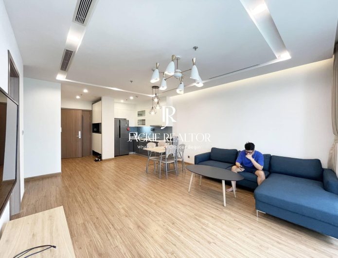 Reasonable 2-bedroom apartment for rent in M1 Vinhomes Metropolis (1)