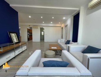 Reasonable 4BRs apartment for rent in E4 Ciputra (3)