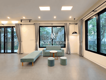 Reasonable 5-bedroom villa for rent in Vinhomes Riverside Anh Dao (2)