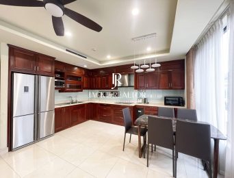 Reasonable serviced apartment in Tay Ho Spacious, Fully-Equipped, and Convenient (2)