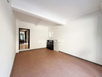 Refined 5-bedroom garden villa for rent in T Ciputra (3)