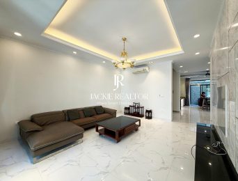 Refined 5-bedroom garden villa for rent in T Ciputra (5)