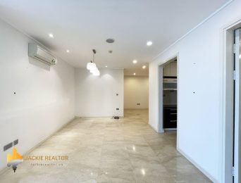 Rent out a big partly furnished apartment in Ciputra (3)