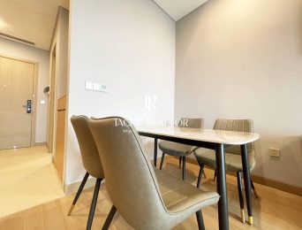 Rent studio Lancaster Luminaire - A wise choice for a person (3)