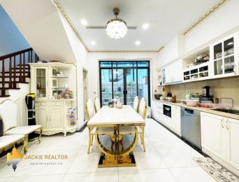 Rent this unique 3BRs villa in Phong Lan Street, Vinhomes The Harmony (4)