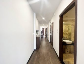 Rooftop serviced apartment with great lake view for rent in Xuan Dieu (5)