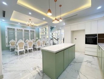 Royal single villa for rent in Vinhomes Riverside Huong Duong (4)