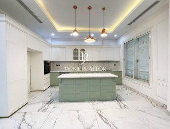 Royal single villa for rent in Vinhomes Riverside Huong Duong (5)