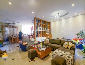 Rustic 4BRs villa for rent in Vinhomes Riverside Anh Dao (3)