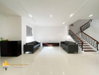 Simple furnished 4BRs villa for rent in Vinhomes River Hoa Sua (2)