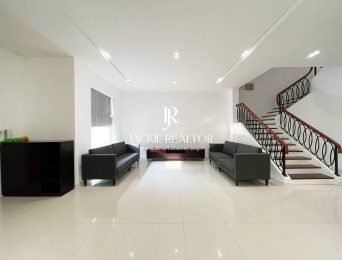 Simple furnished 4BRs villa for rent in Vinhomes River Hoa Sua (2)