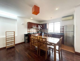 Spacious 2-bedroom apartment for rent in To Ngoc Van (5)