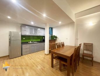 Spacious 2 bedroom apartment with lake view for rent in Tu Hoa, Tay Ho, Hanoi (3)