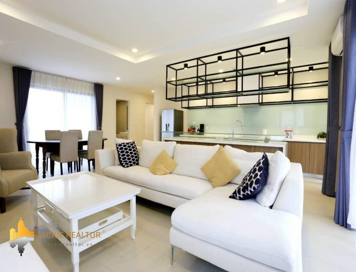 Spacious 3-bedroom apartment in Kosmo Tay Ho for rent (1)