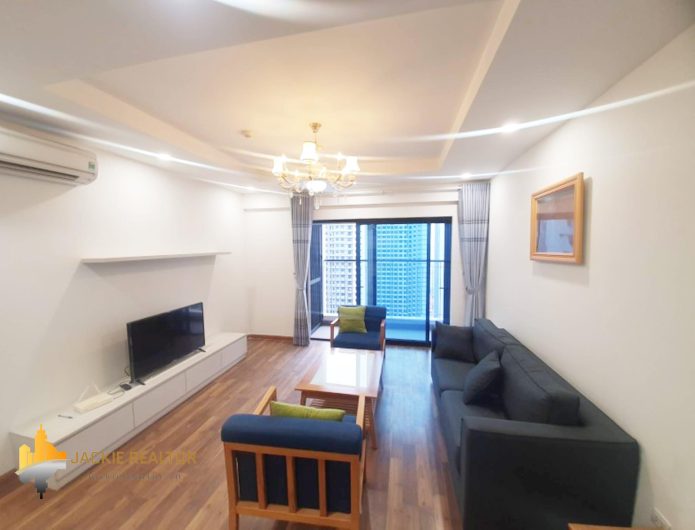 Spacious 3BRs apartment at R1 Goldmark City for rent at an unbelievable price (1)