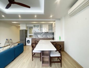 Spacious and Modern serviced apartment with Stunning lake view in Quang An (5)