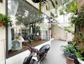 Spacious and luxurious garden villa in T8 Ciputra area for rent (2)