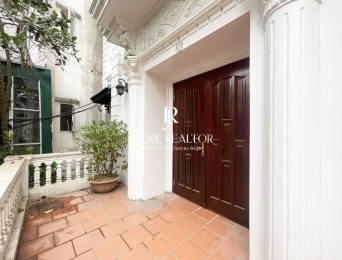Spacious & beautiful 300SQM garden villa in Tay Ho for rent (3)