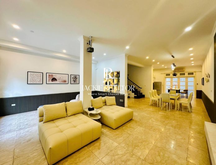 Splendid 4-bedroom house for rent at Ciputra Hanoi (1)