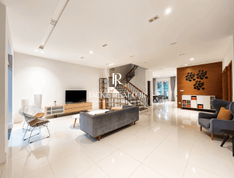 Splendid house Vinhomes Riverside for rent close to BIS (2)