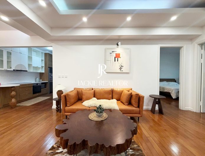 Stunning 3-bedroom apartment at E1 Ciputra for rent (1)
