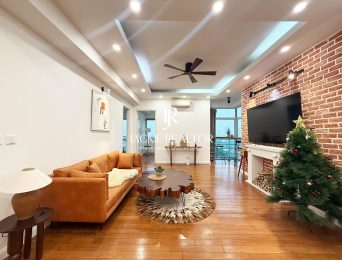 Stunning 3-bedroom apartment at E1 Ciputra for rent (2)