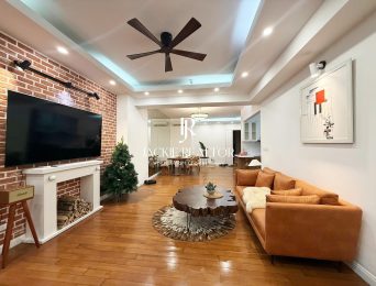 Stunning 3-bedroom apartment at E1 Ciputra for rent (4)