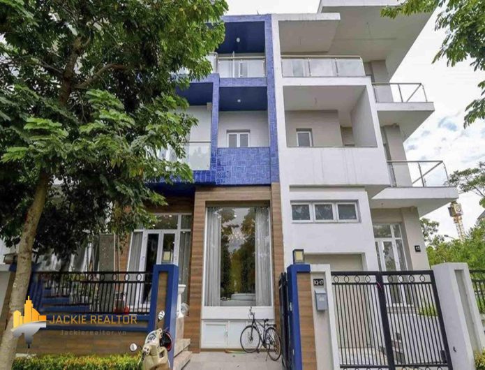 Stylish villa in K Block, Ciputra for rent (3)