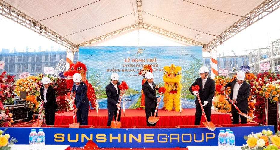 Sunshine Group officially broke ground on the construction of the road connecting to the extended Hoang Quoc Viet road