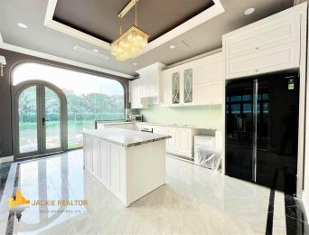 Super impressive detached villa for rent at Vinhomes The Harmony (5)