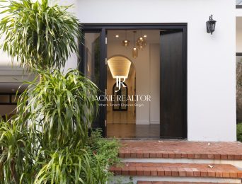 Super spacious and classy 7BR house for rent in Q Ciputra (4)