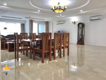 Super wide 267m2 apartment for rent in L2 Ciputra (5)