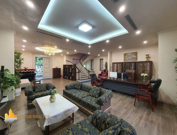 Top-end 5-bedroom villa for rent in Vinhomes Riverside (1)