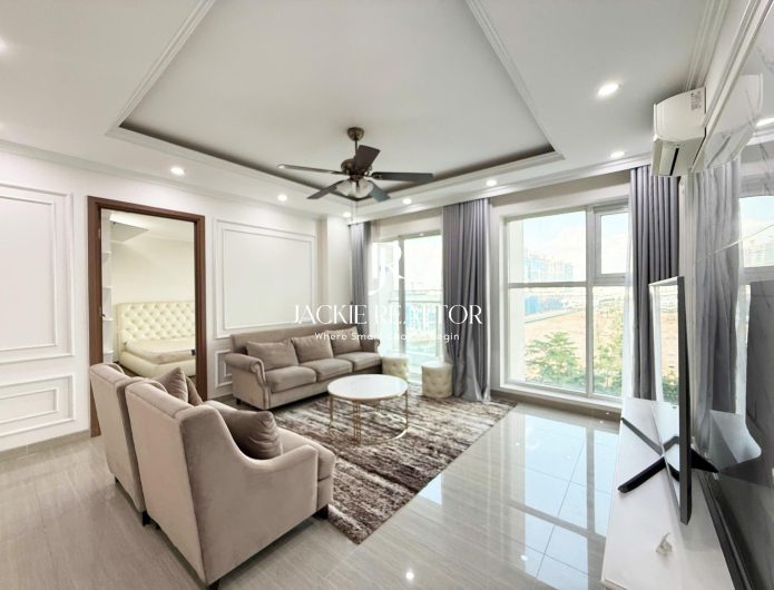 Unbeatable 3-bedroom apartment at L4 Ciputra for rent (1)