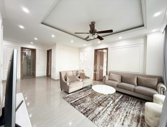 Unbeatable 3-bedroom apartment at L4 Ciputra for rent (4)