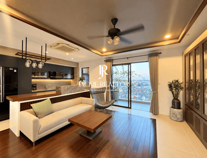 Unbeatable 3-bedroom apartment for rent in Kosmo Tay Ho (1)