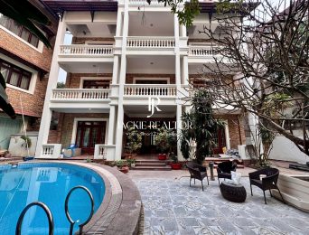 Unbelievable 5BHK pool villa for rent on To Ngoc Van, Tay Ho, Hanoi (4)