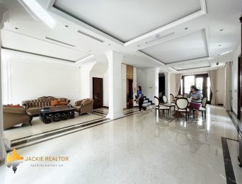 Unbelievable house for rent in Vinhomes Riverside Hanoi (4)