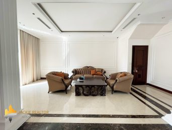 Unbelievable house for rent in Vinhomes Riverside Hanoi (5)