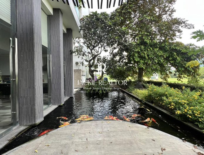 Unbelievably beautiful 5BRs villa in Q Ciputra for rent (1)