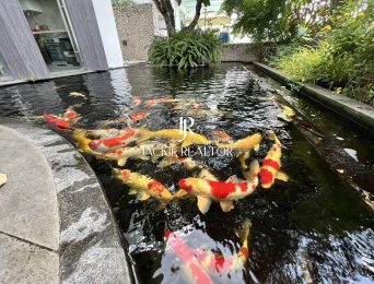 Unbelievably beautiful 5BRs villa in Q Ciputra for rent (3)