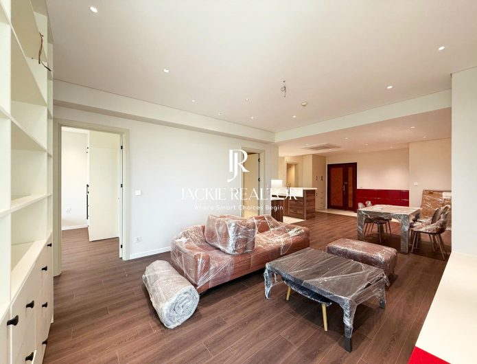 Unboxing a brand new 3-bedroom apartment in Building E, Ciputra (1)