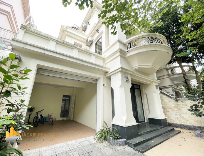 Unfurnished 180M2 villa in T2 Ciputra to rent (1)