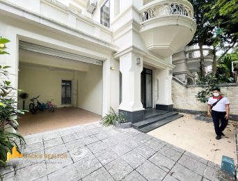 Unfurnished 180M2 villa in T2 Ciputra to rent (2)
