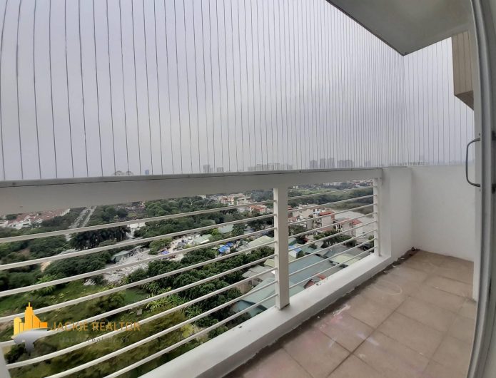 Very cheap 123m2 apartment for rent in E1 Building, Ciputra (1)