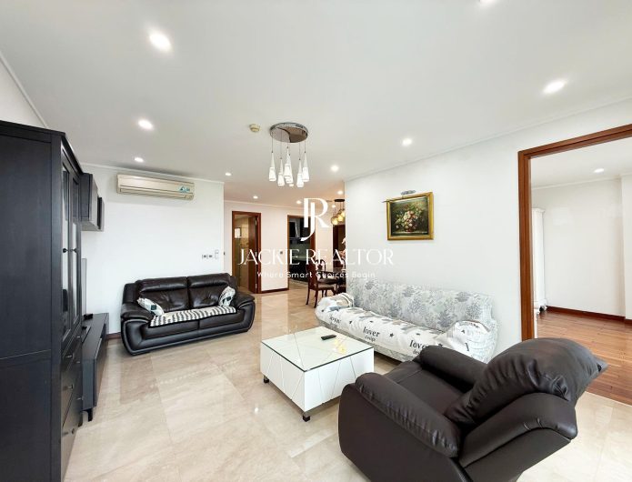 Very cheap 146-SQM 3-bedroom apartment in L2 Ciputra for rent (1)