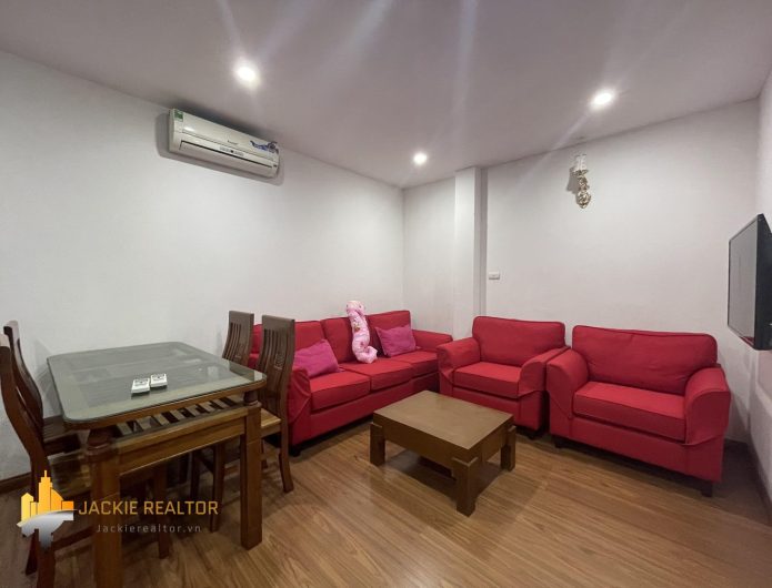Very cheap 1BR serviced apartment for rent in Tu Hoa Street, Tay Ho District (1)